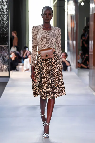 Look 12